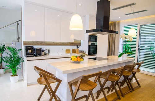Stikovica Villa | Professionally managed villa, great views, pool, wifi, Local Concierge 247