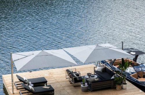 Muskoka Lakes Cottage | Professionally styled luxurious 4 bdrm 3 bath cottage on Lake Joe!