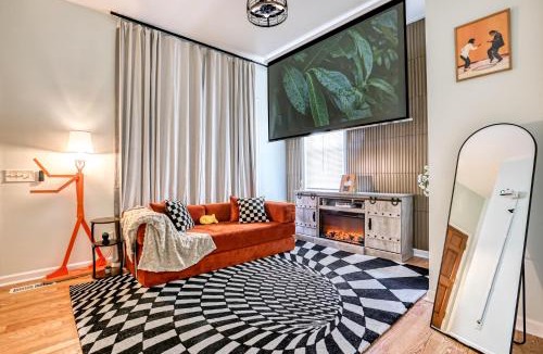 Metropolitan Apartment | Projector - 5 mins to DT - 4 King Beds - Massage Chair