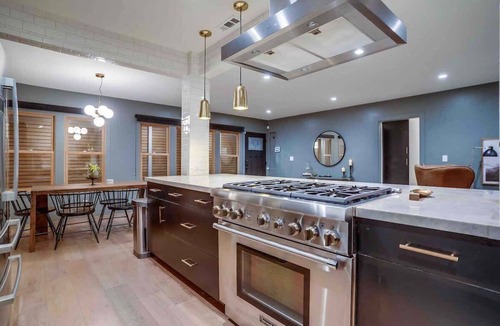 Laurel Canyon House | Projector - Pool Table - 15min DT - Pets OK - BBQ