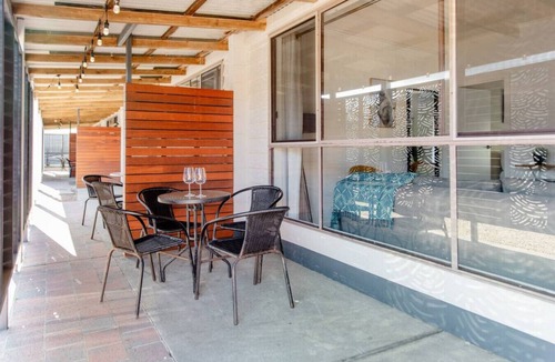 Sandy Point Condo | Prom Coast 3 ~ Beach Getaway ~ Stunning Beach!