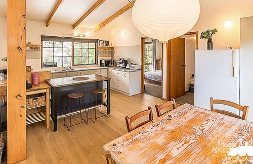 Yanakie House | Prom Queen