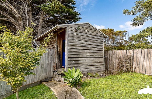 Yanakie House | Prom Queen