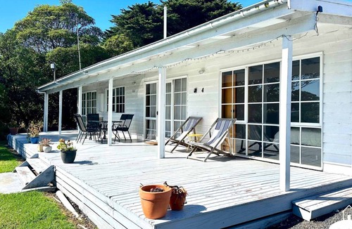 Yanakie House | Prom Queen