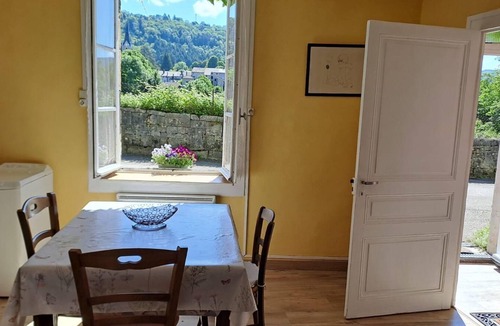 Coligny House | Promenade de Pinal - Coligny