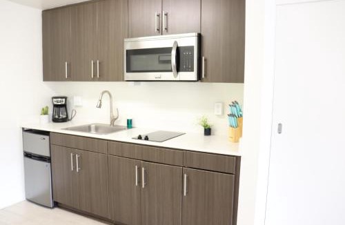 Downtown Apartment | Promenade Studio With Free Parking!