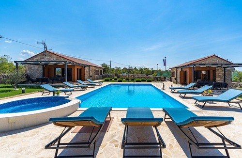 Oklaj Villa | Promina luxury villa with 72sqm Heated Pool, Jacuzzi, Infrared Sauna, Tennis court, Media room