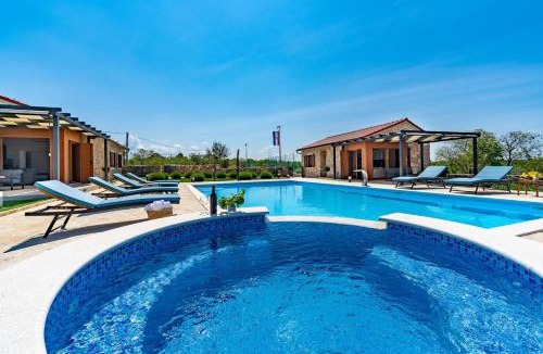 Oklaj Villa | Promina luxury villa with 72sqm Heated Pool, Jacuzzi, Infrared Sauna, Tennis court, Media room
