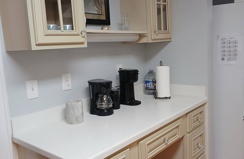 Pilot Mountain House | PROMO, 10% WEEKLY DISCOUNT, Pink Lady On Main, Pet Friendly, Downtown Pilot Mtn