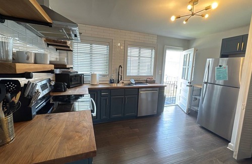 West End House | PROMO: 5% Weekly 10% Monthly | West End Duplex