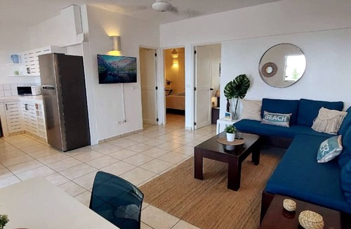 La Iglesia Condo | PROMO Beachfront sunsets with Starlink WIFI