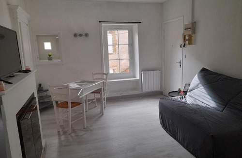Courseulles-sur-Mer Apartment | Promo Studio Wi-Fi à Courseulles-sur-Mer au 1er étage