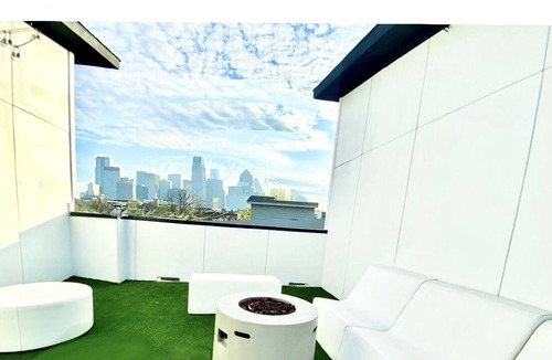 Old East Dallas House | PROMO10% MONTHLY DISC! 5 HOMES Perfect for Large Groups-Sleeps up to 41 Guests!