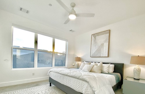 Old East Dallas House | PROMO10% MONTHLY DISC! 5 HOMES Perfect for Large Groups-Sleeps up to 41 Guests!