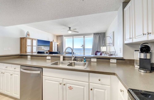 Long Beach Condo | Promotional discounts + weekly:RESERVED PARKING and free beach chair tower 1-305