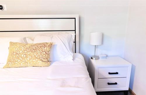 Beverly Apartment | Properties by Menjivar