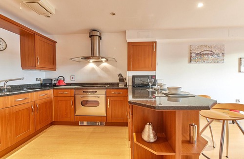 Newcastle-upon-Tyne Apartment | Properties Unique | The Peak