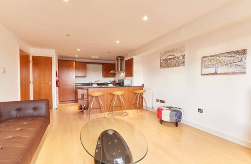 Newcastle-upon-Tyne Apartment | Properties Unique | The Peak