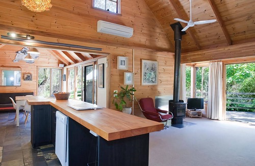 Moggs Creek House | Property ID: 071MC016