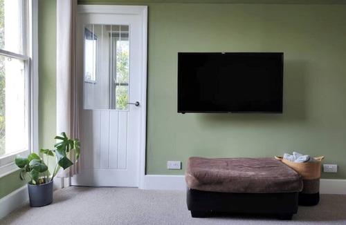 Cotham Apartment | Property Unavailable