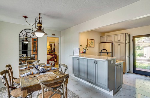Roach House | Property Windy Cove Waterfront Reserve