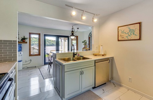 Roach House | Property Windy Cove Waterfront Reserve
