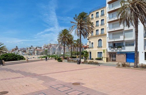 Sant Pol De Mar Villa | Property with classic style 200m beach and parking