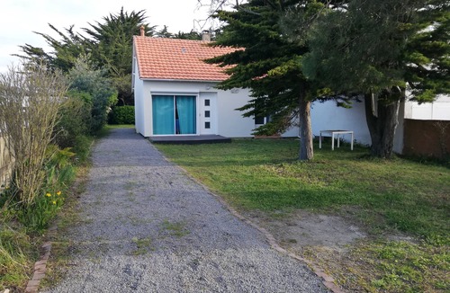 Prefailles House | Propriété à 800 m des Plages sur Terrain Boisé de 3000 m2