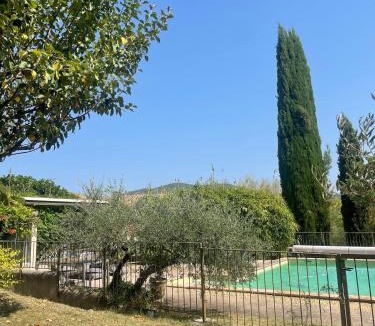 Saint-Hippolyte-du-Fort Villa | Propriété d'exception avec piscine - Les Cévennes