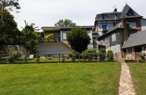 Honfleur Bed & Breakfast | Propriété La Claire