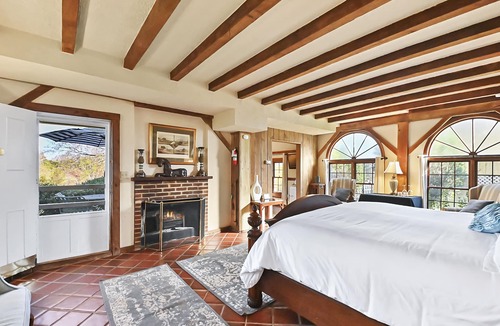 Patrick Henry Bed & Breakfast | Prospect Hill Inn & Restaurant