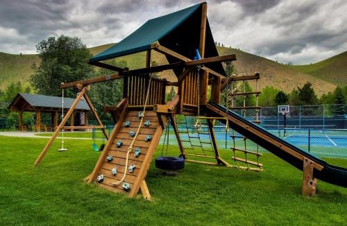 Warm Springs Apartment | Prospector Condo