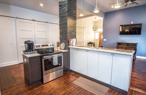 Near East Side House | Prosperity Place Remodeled 3BR/2BA near Downtown