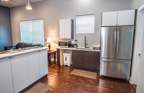 Near East Side House | Prosperity Place Remodeled 3BR/2BA near Downtown