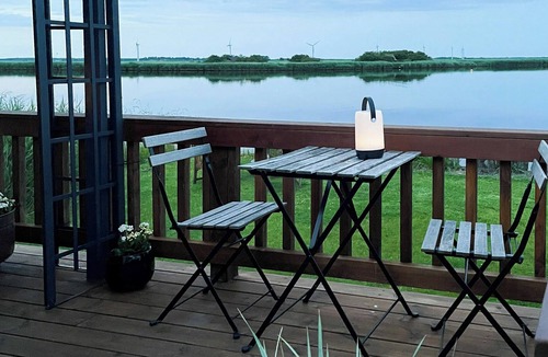 Randers Municipality House | Protected fjord cabin with fjord views