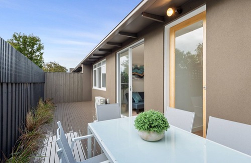 Dromana Villa | Proton Beach Villa 2 by Ready Set Stay