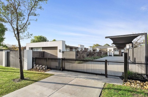 Dromana Villa | Proton Beach Villa 2 by Ready Set Stay