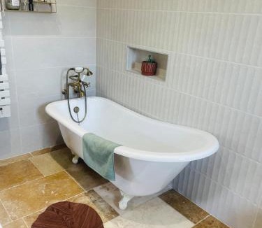 Montaren-et-Saint-Mediers Villa | Provençal farmhouse 5 minutes from Uzès