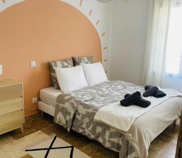 Montaren-et-Saint-Mediers Villa | Provençal farmhouse 5 minutes from Uzès
