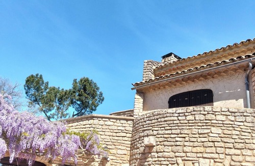 Saint-Paulet-de-Caisson House | Provencal family home