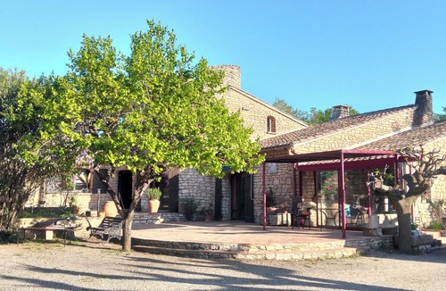 Saint-Paulet-de-Caisson House | Provencal family home
