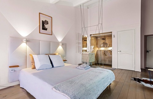 Le Val Bed & Breakfast | Provençal Escape at Mas J des Sens: Charm and Comfort in the Heart of Provence