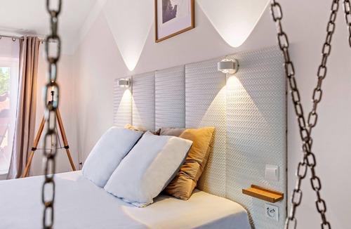 Le Val Bed & Breakfast | Provençal Escape at Mas J des Sens: Charm and Comfort in the Heart of Provence