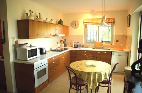 Tourrettes-sur-Loup House | Provencal family home overlooking a superb garden, heated swimming pool