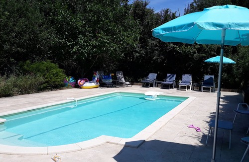 Caderousse House | PROVENCAL FAMILY HOME IN STONE WITH SWIMMING POOL