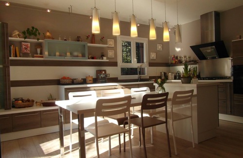 Les Hauts de Villeneuve Villa | Provencal villa with pool near Avignon