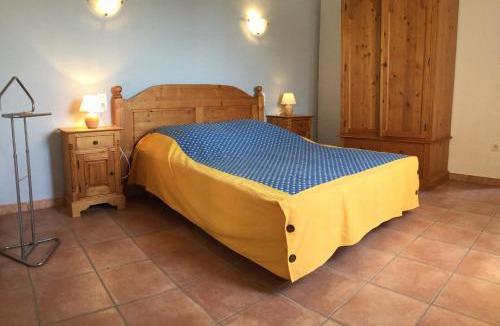 Bedarrides Villa | Provencal part with private pool, near Avignon, 6 sleeps.