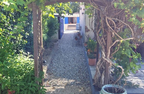 Allauch Apartment | Provençal studio, with swimming pool, between sea and mountains, quiet
