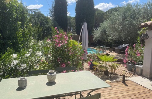 Carpentras Villa | Provencal villa with private pool