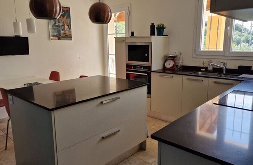 Aurons House | Provencal villa with pool